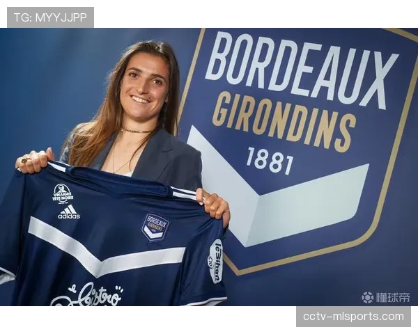 波尔多传奇前锋在俱乐部博物馆举办个人纪念展,回顾辉煌生涯